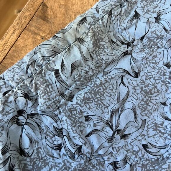 Handmade Fan Quilt Patchwork Floral Pattern Reversible 71.5"x 67" - Picture 16 of 16